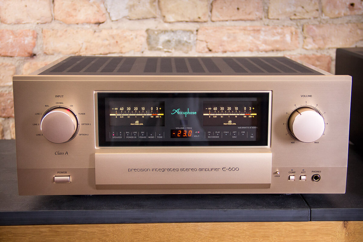 Amplifier Accuphase E-600