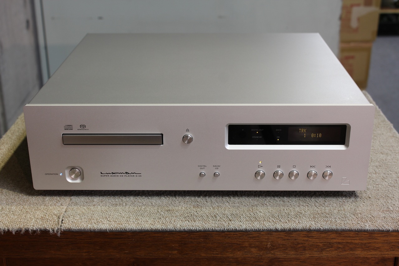 đầu đĩa hi-end Luxman CD-Player D-05