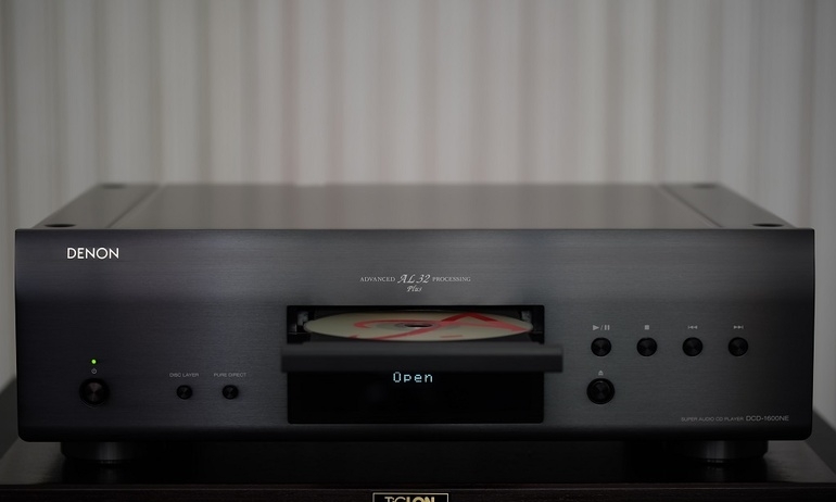 Denon DCD-1600NE: Nổi bật với hàng loạt kỹ thuật chống rung nhiễu độc đáo